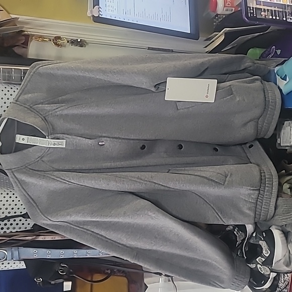 NWT Lululemon Scuba Oversized Varsity Jacket - Heathered Medium Grey Size M/L - Picture 7 of 9